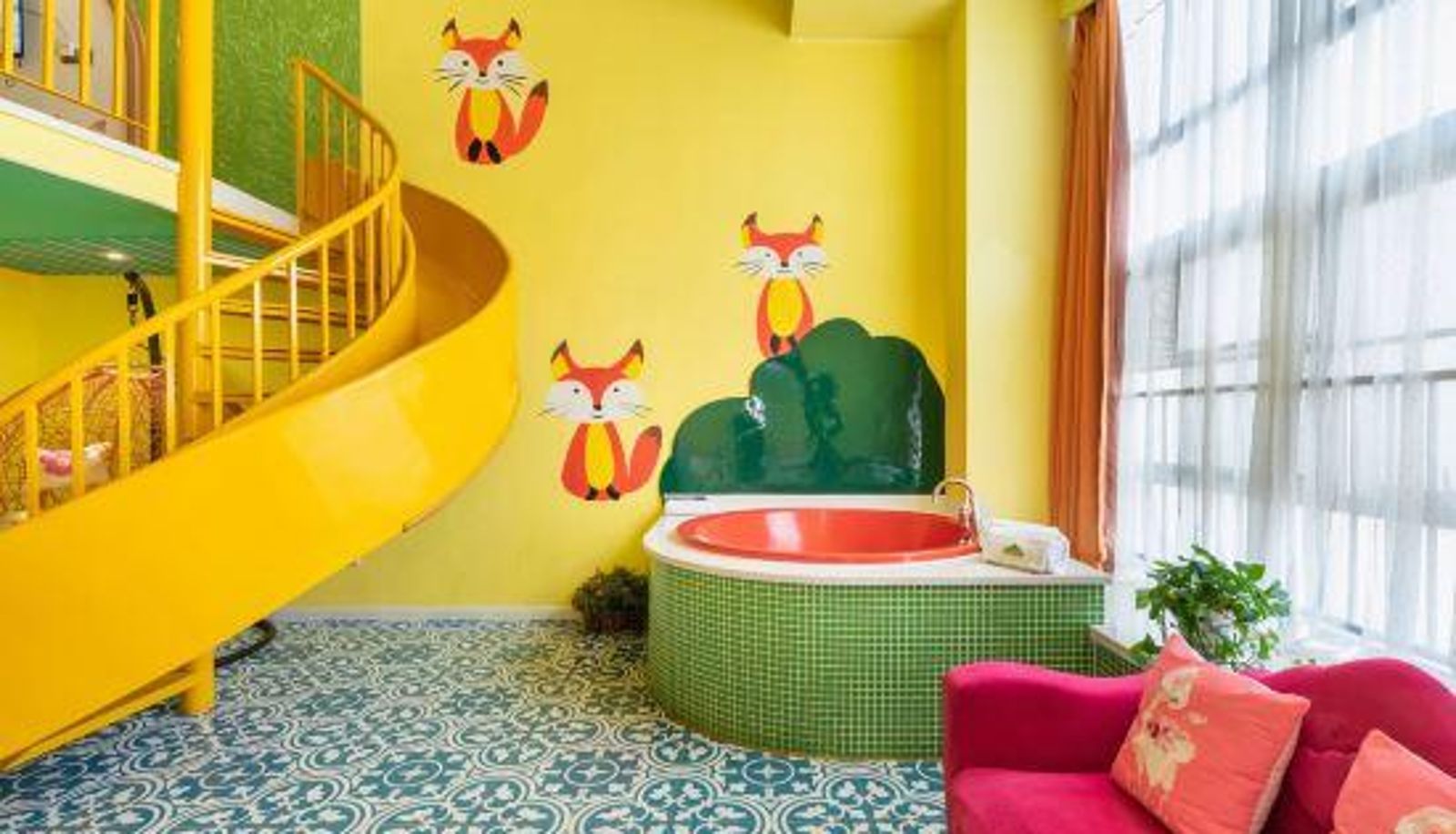 Familienzimmer - Forest Code Theme Mansion (Guangzhou South Railway Station Hanxi Changlong Metro Station)