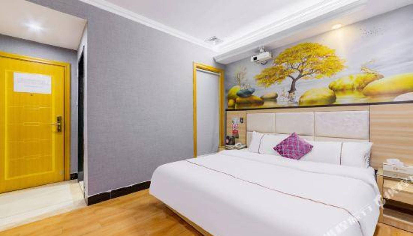 Room - Chengfeng Hotel (Guangzhou Shangxiajiu Pedestrian Street Chenjiaxuan Subway Station)