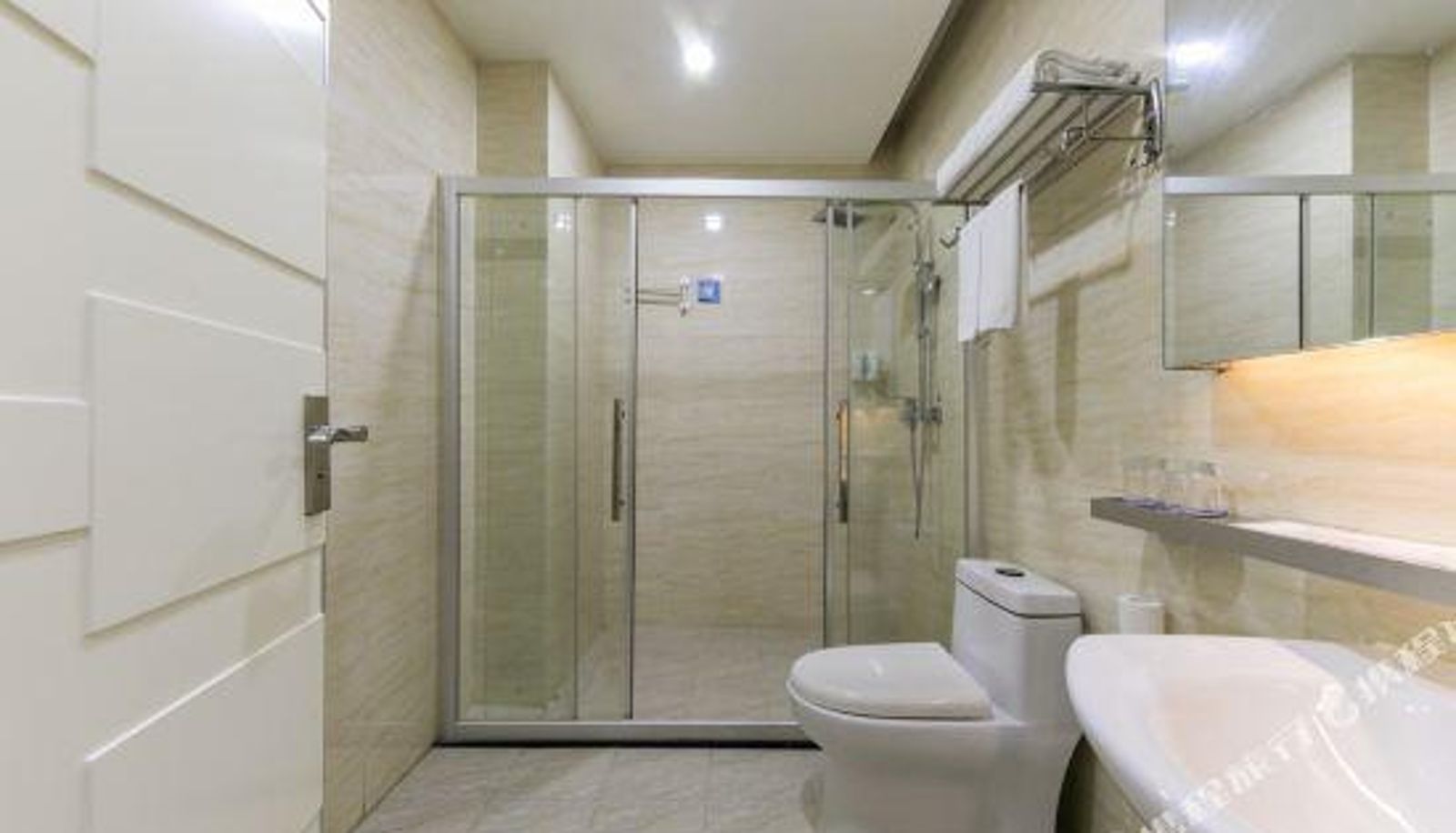 Camera - Shenggao Hotel (Huadu Sunac Cultural Tourism City Shiling Leather City)