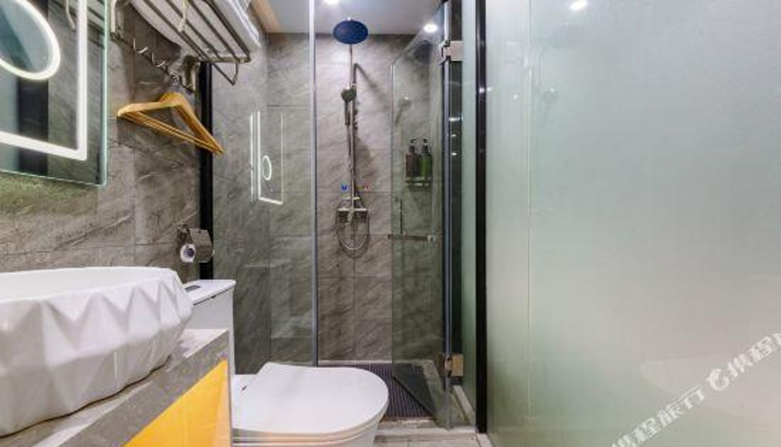 Camera business - Jinsheng Hotel (Guangzhou Xiancun Metro Station)