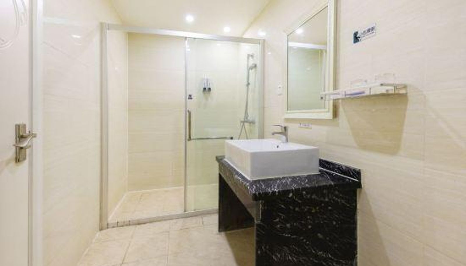 Family room - Super 8 Hotel (Guangzhou Jiahe Wangang Metro Station)