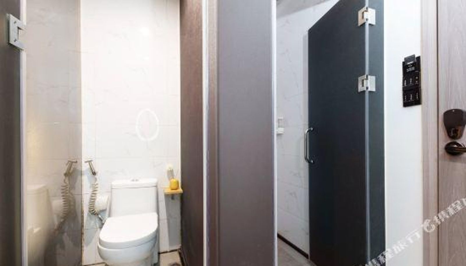Zimmer - Sainan Hotel (Chenjiayu Rainbow Bridge Subway Station)