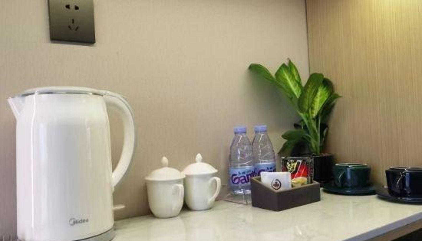 Family room - Jinfeng Hotel (Youtehui Jinxin)
