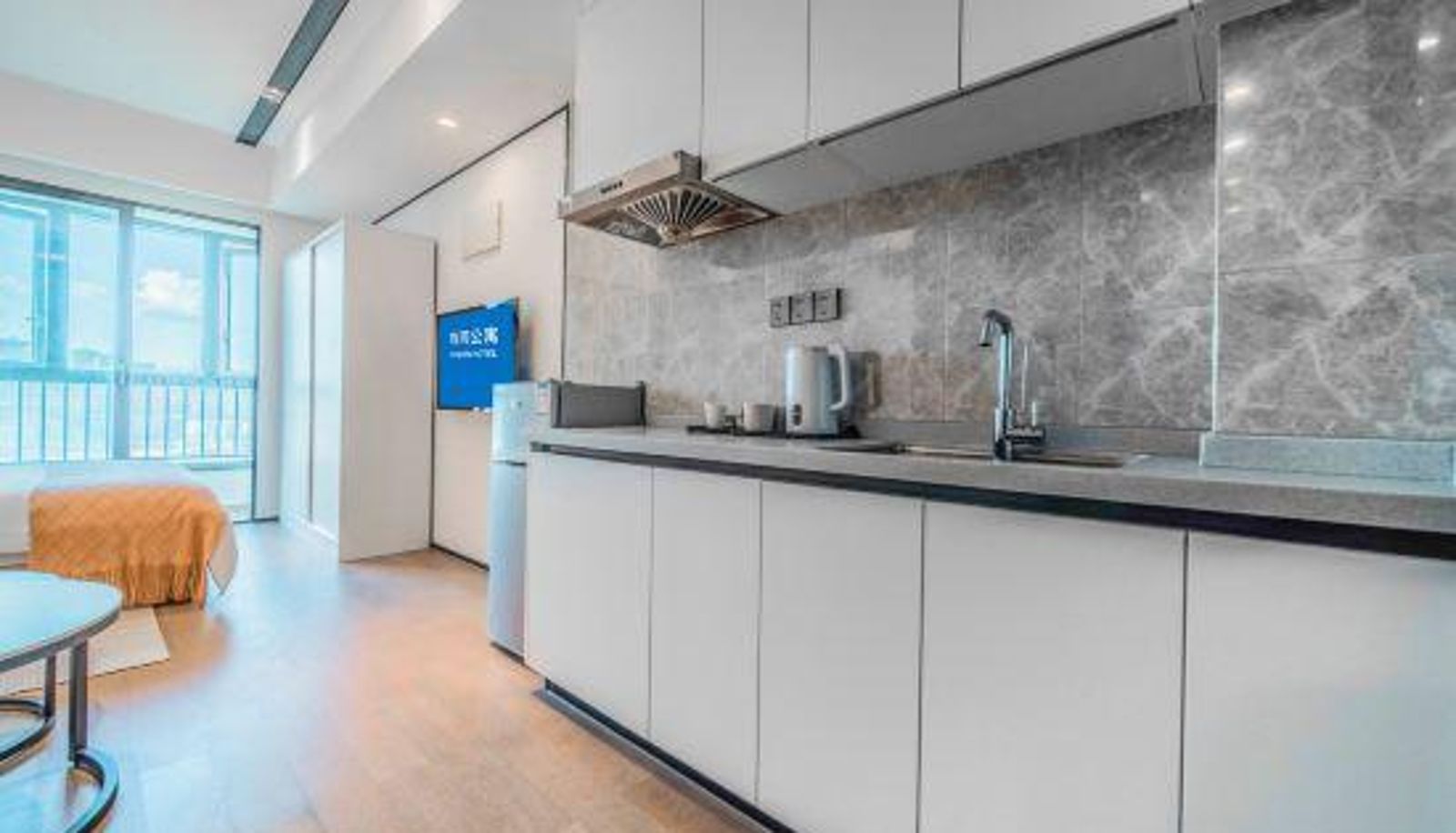 Kamer met balkon - One Hotel Apartment (Shenzhen Longgang University Sports Center)