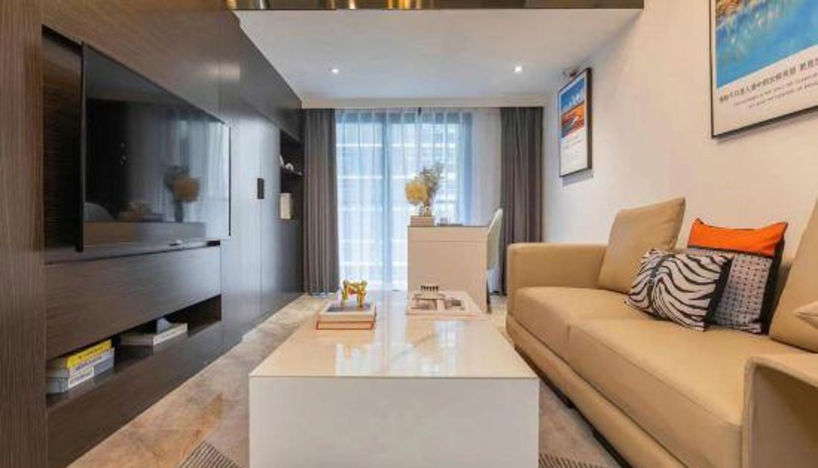 Room with balcony - Yuetian Service Apartment (Shenzhen Longgang Central City Yuyuan Subway Station Branch)