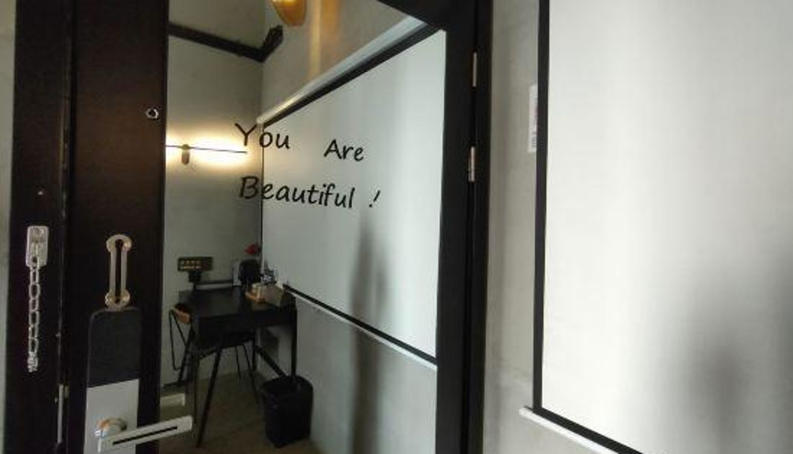 Kamer - Banana Sushe Hotel (Luohu Port International Trade Shop)