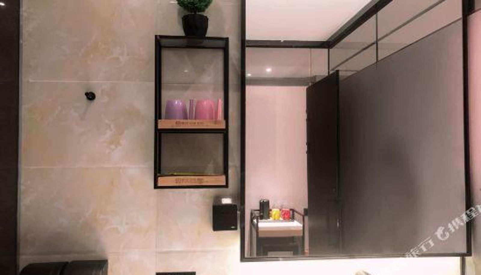 Room - the Sun 365 Hotel
