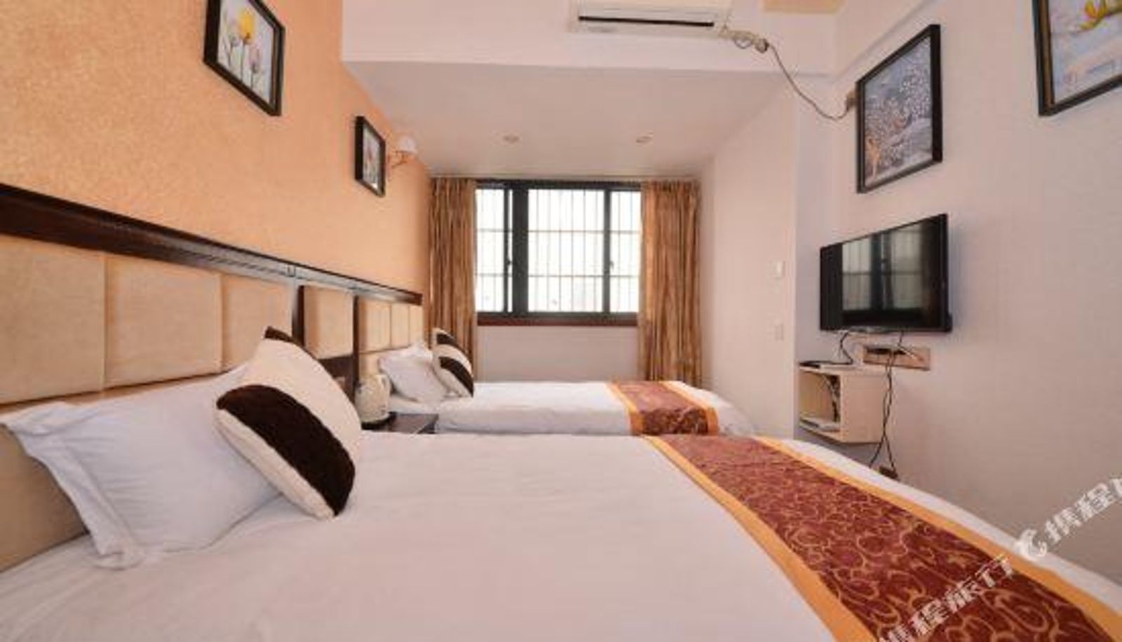 Room - chengdu  day and night hotel