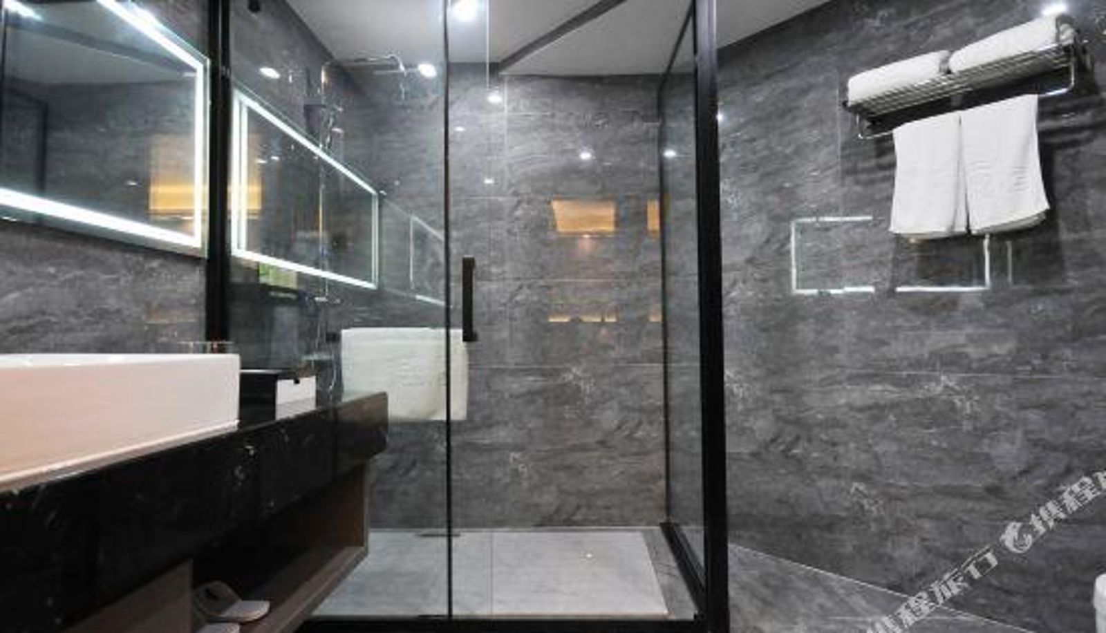 Zimmer - Jinlan Hotel (Chengdu Baicao Road Metro Station)