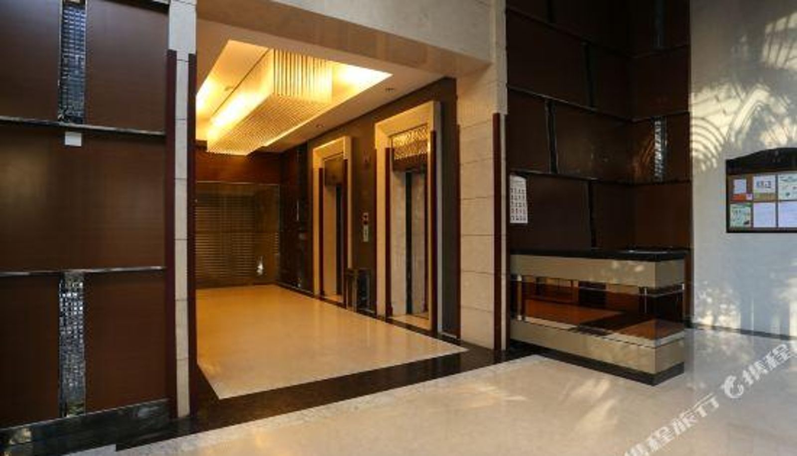 Receptie - Chengdu Rongcheng Yiran Hotel