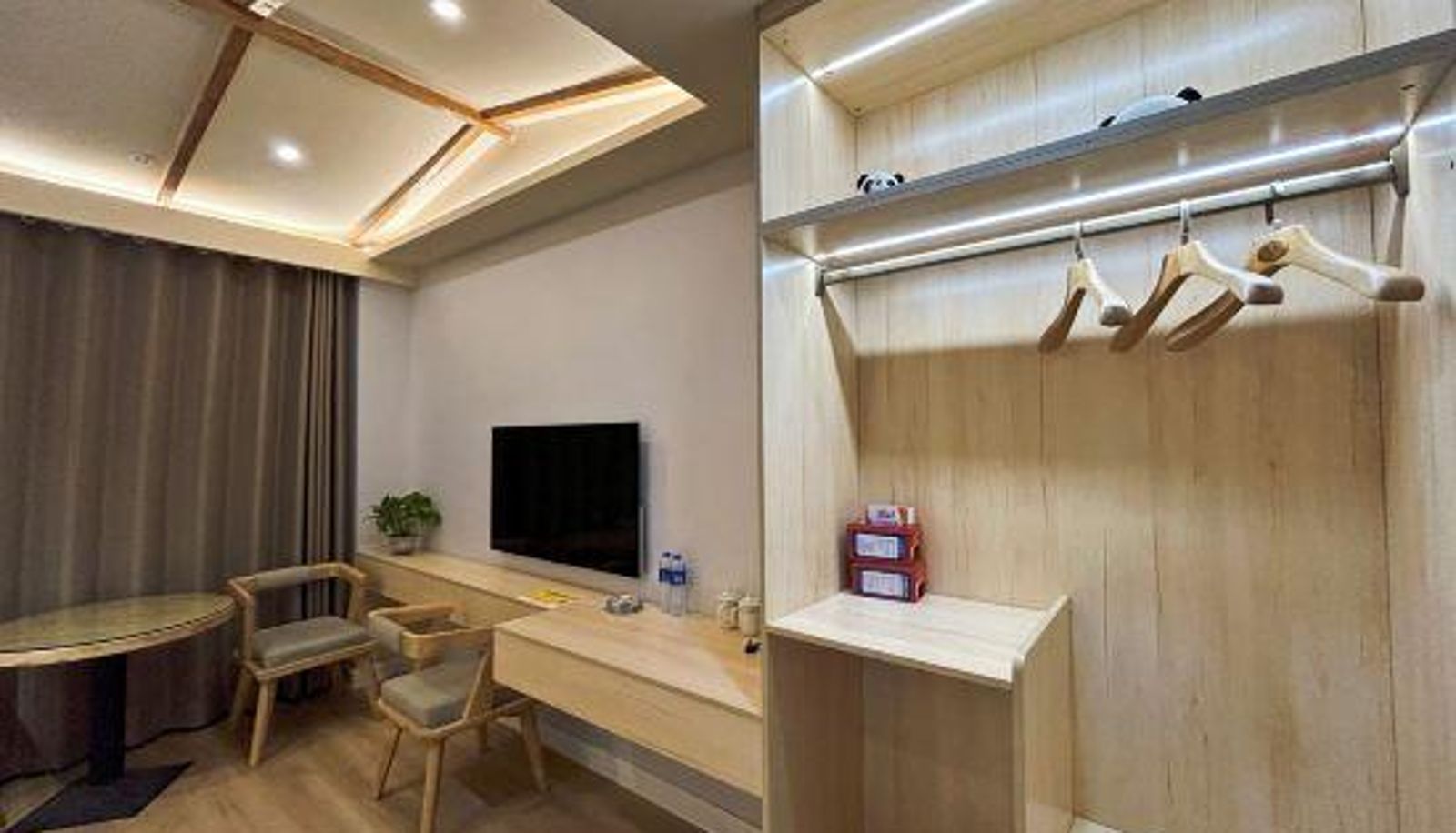 Room - Xinjin Golden Rose Theme Hotel