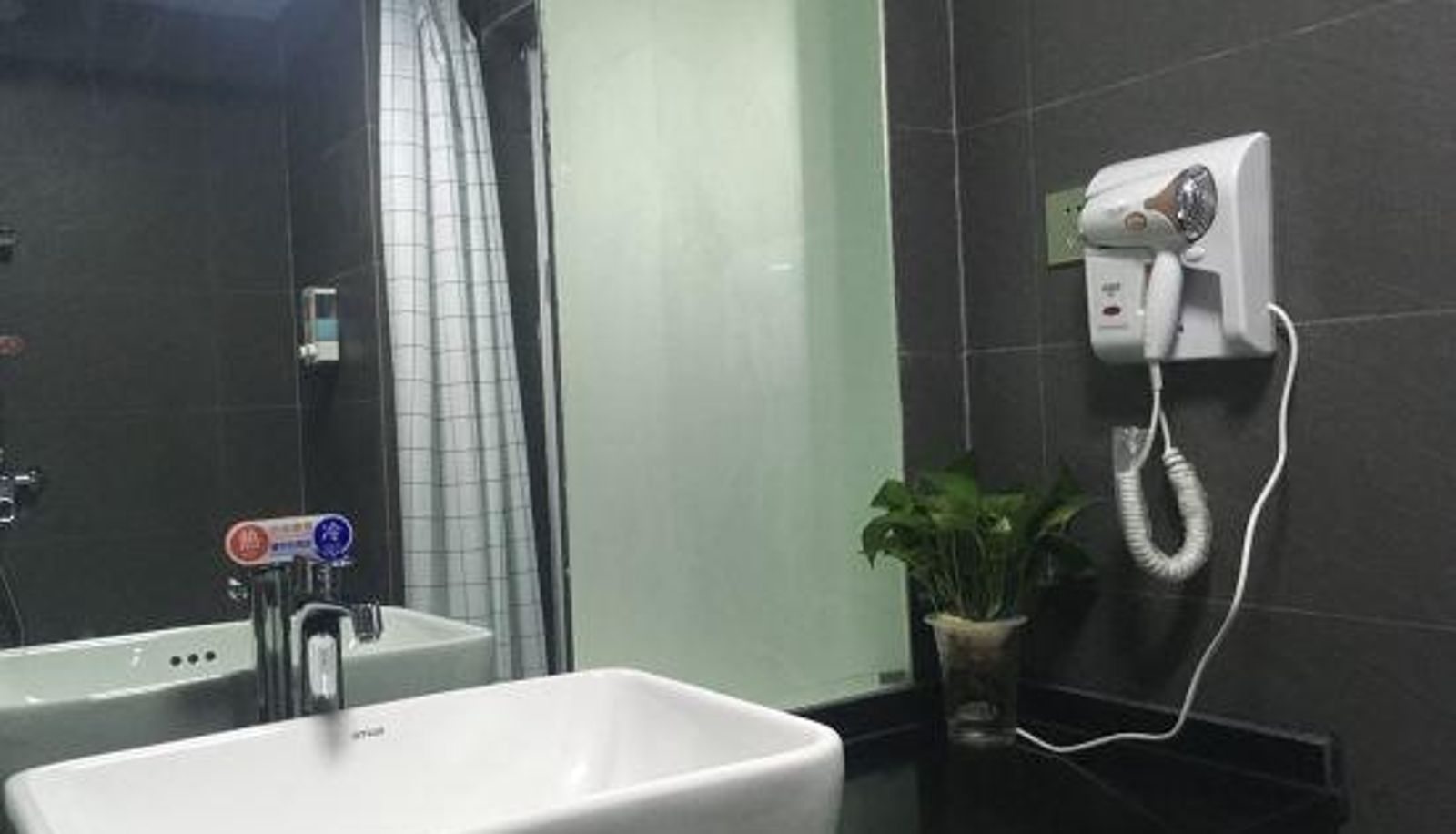 Room - Tianmen Mountain) Huanlesong Holiday Apartment (Railway Station