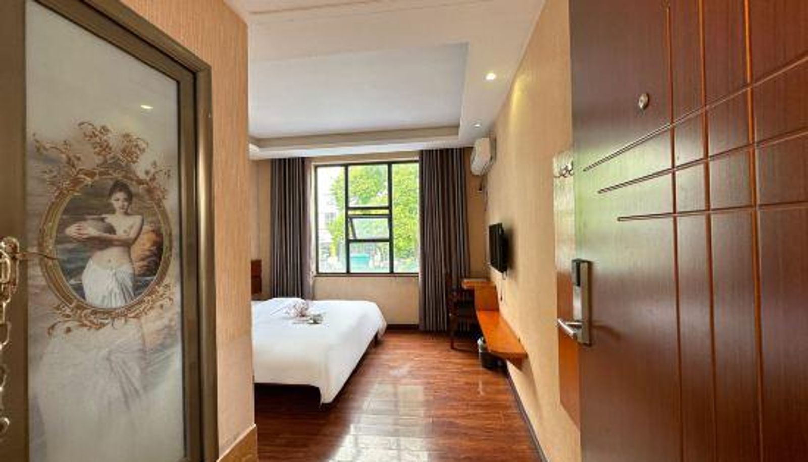 Camera - Tiantian Boutique Hotel