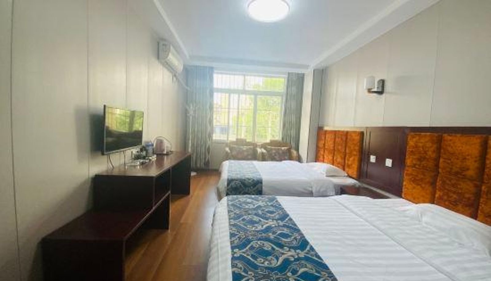 Camera - Huifeng Business Hotel