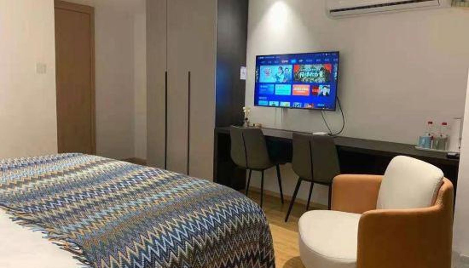 Business room - PADINGTON International Hotel apartment (Hangzhou Longhu Xixi Tianjie store)