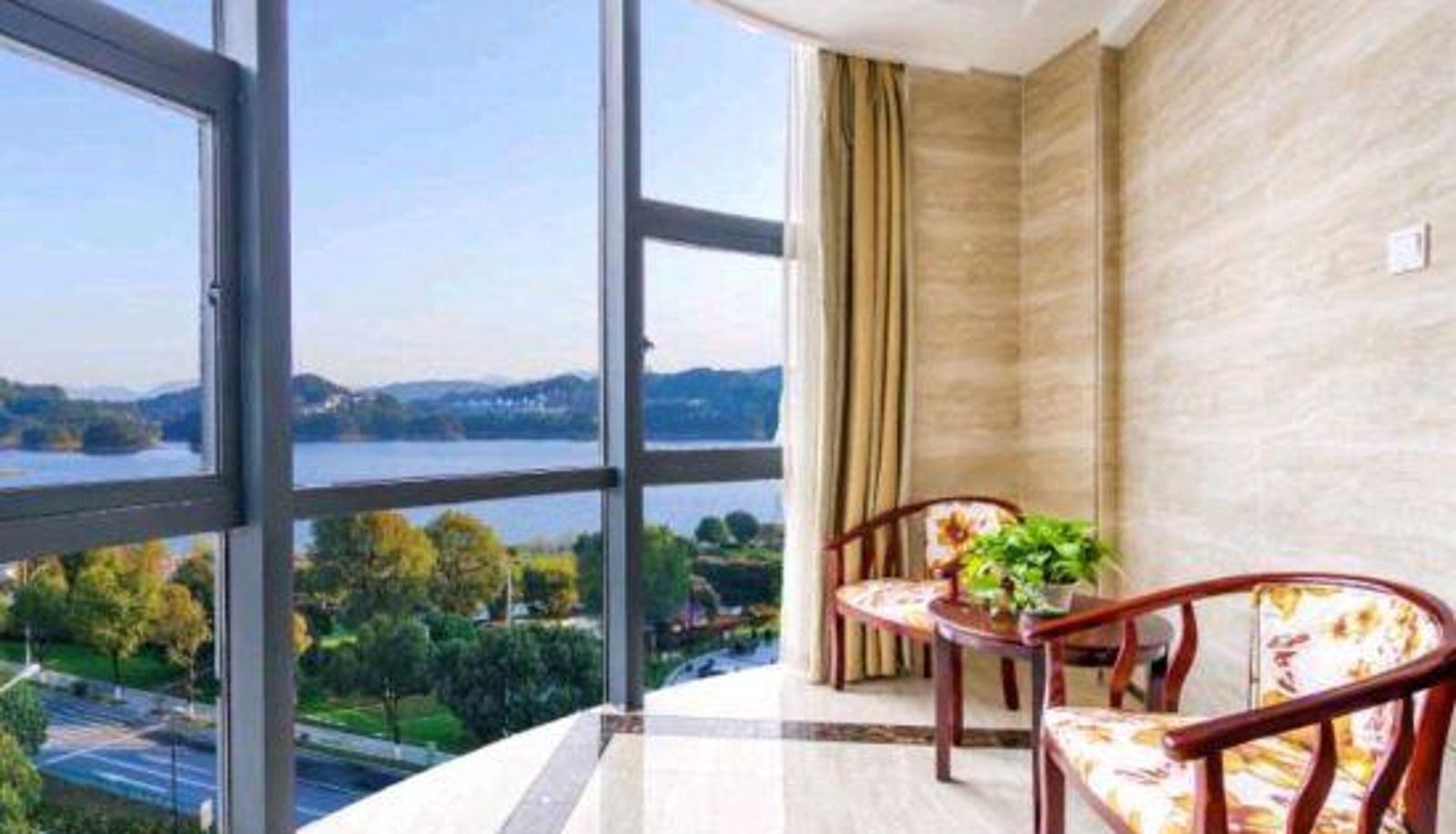 Camera con vista lago - Ivy Lakeview Hotel (Qiandao Lake Scenic Plaza Yintai City Branch)