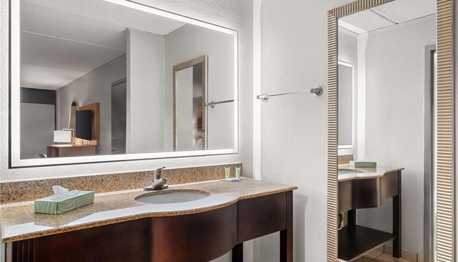 Zimmer - Days Inn by Wyndham Statesboro