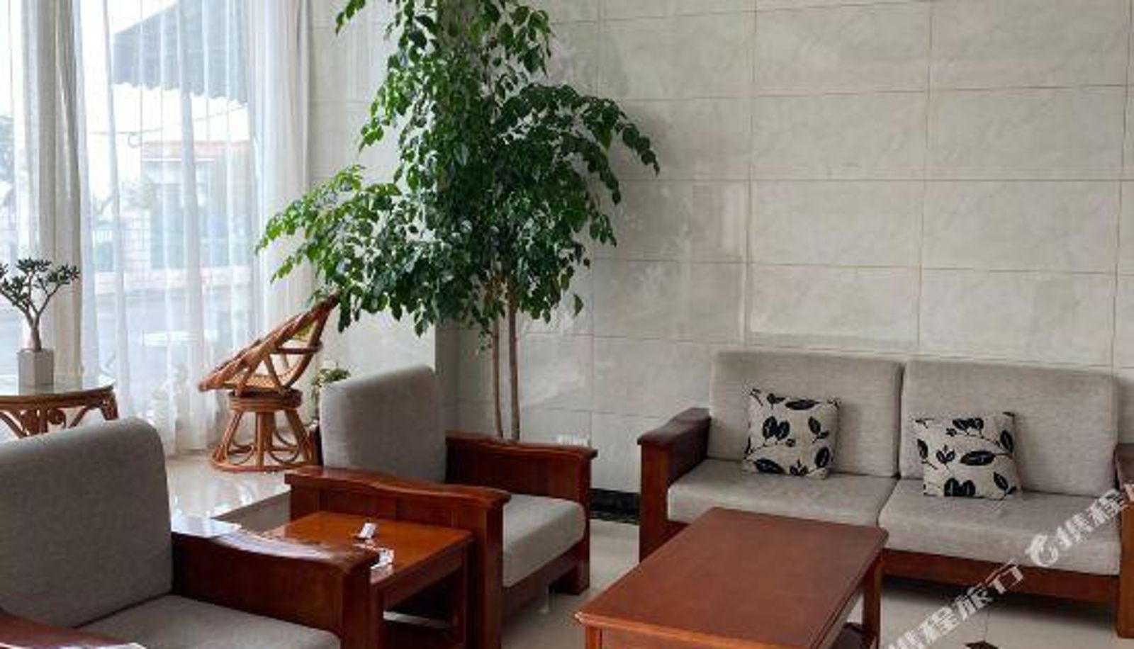 Rezeption - Goton Business Hotel (Hangzhou Xiaoshan Airport)