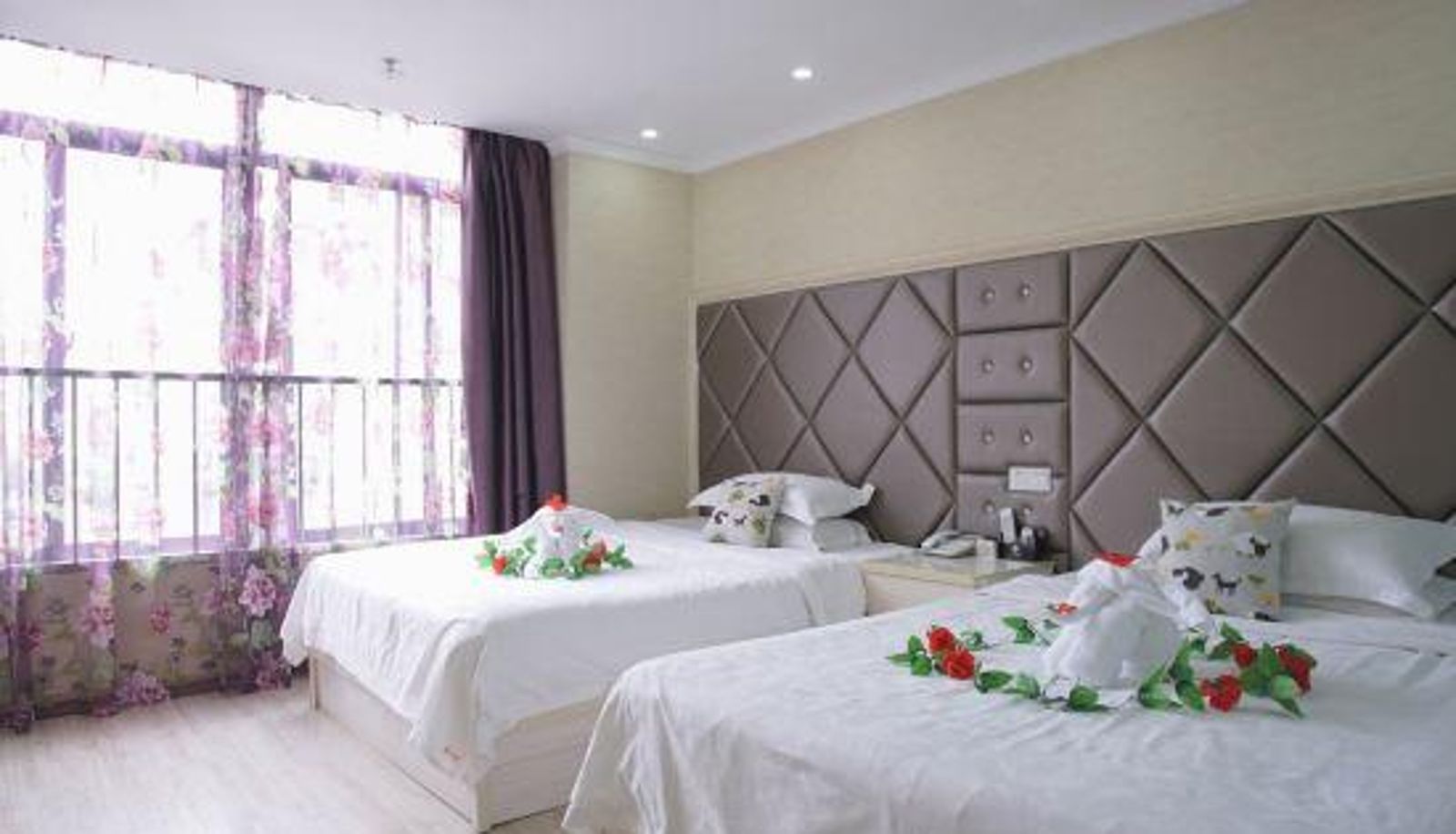Zimmer - Half and Half Hotel (Zhenjiang Xuefu Road)