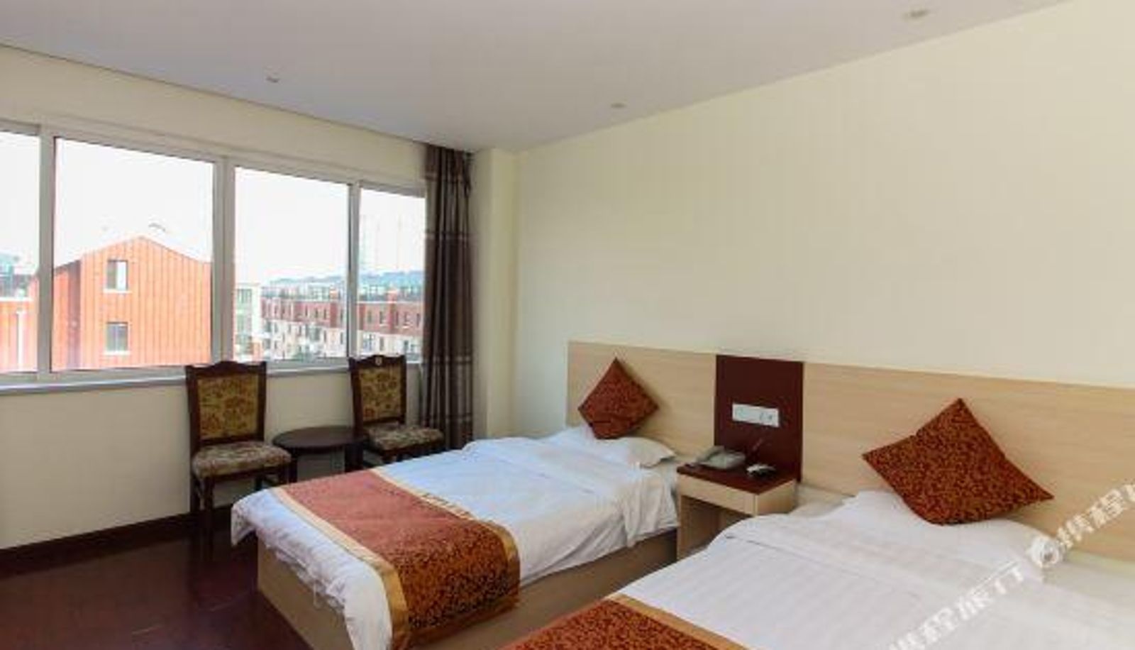 Room - Golden Bay Grand Hotel