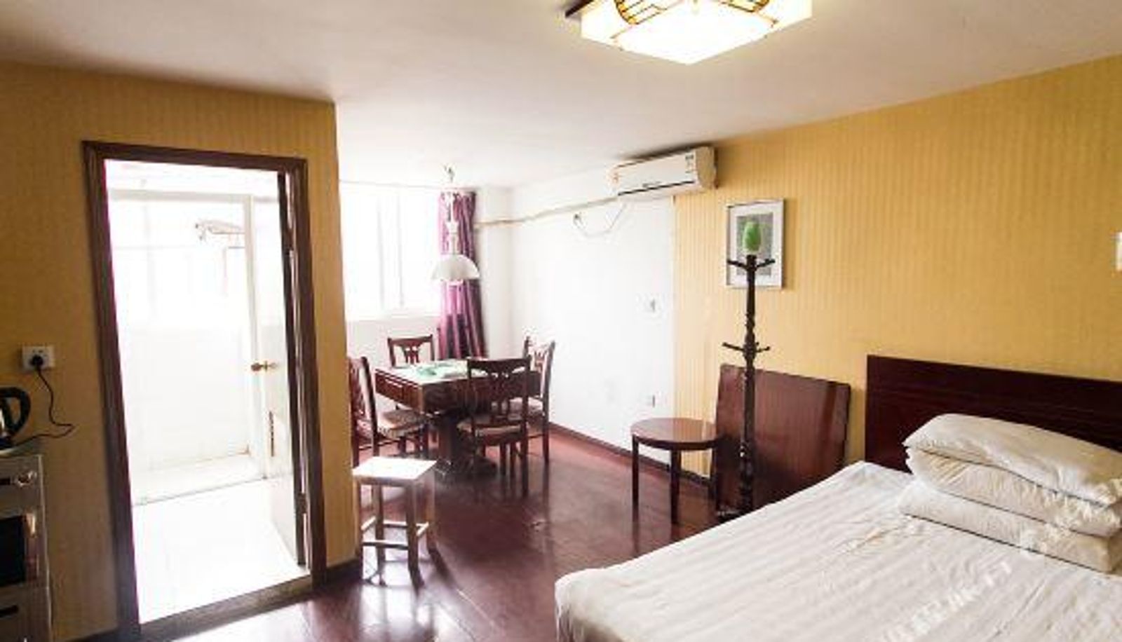 Camera - Jialong Hotel