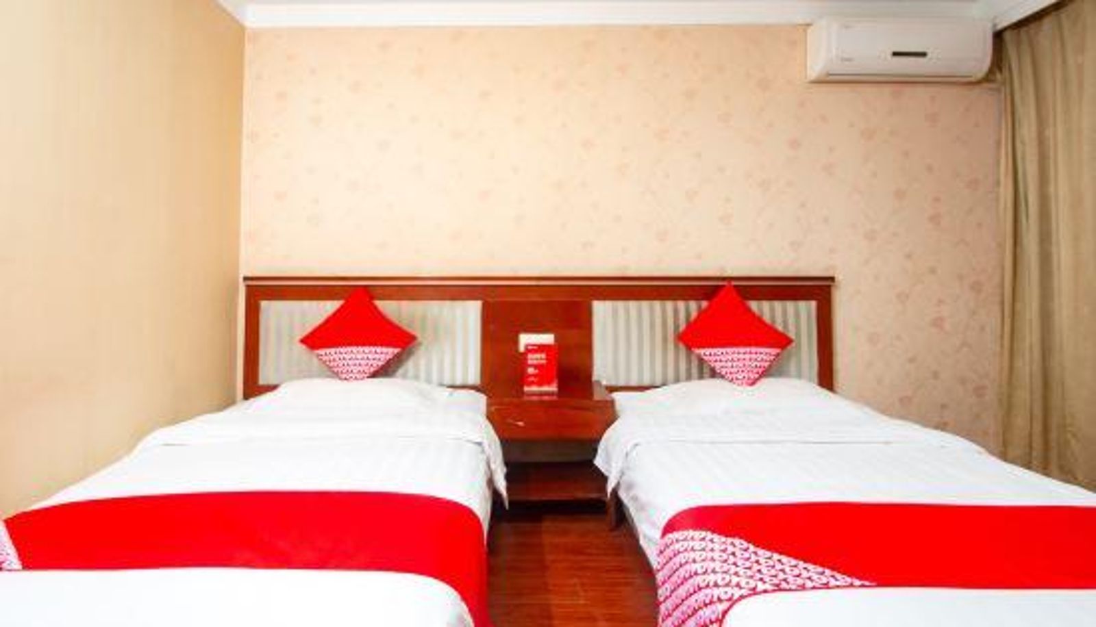 Pokój - OYO plaza business hotel