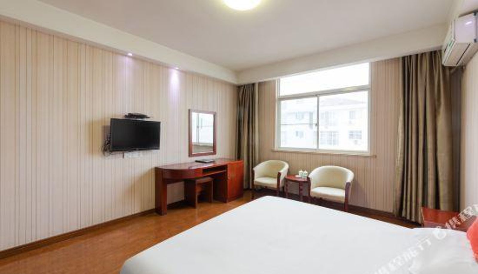 Zimmer - Huadong Business Hotel