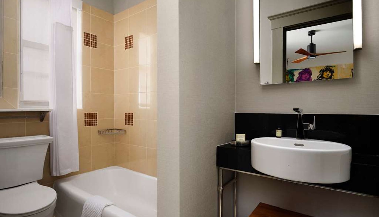 Chambre - The Barnes San Francisco Tapestry Collection by Hilton