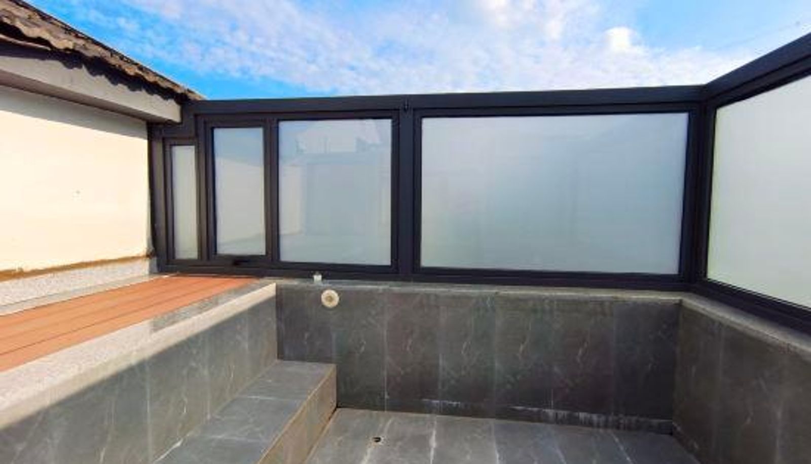 Kamer met balkon - Zhuyuan Spa Guesthouse