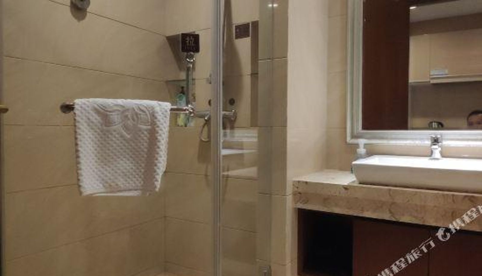 Pokój z widokiem na jezioro - Crystal blue bay boutique hotel apartment (Jinying baijiahu subway station)