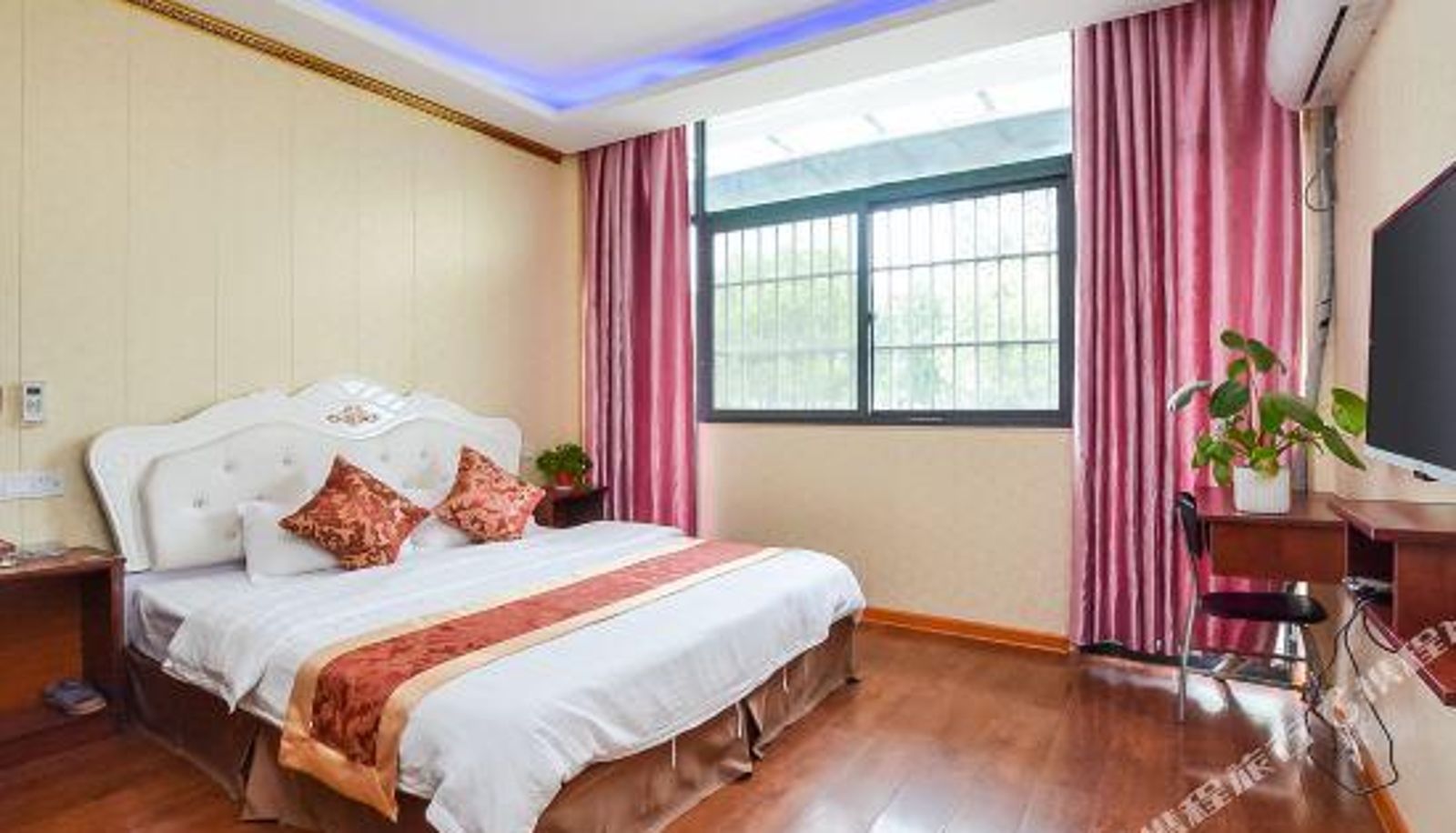 Zimmer - Nanjing Xintuejia Theme Hotel