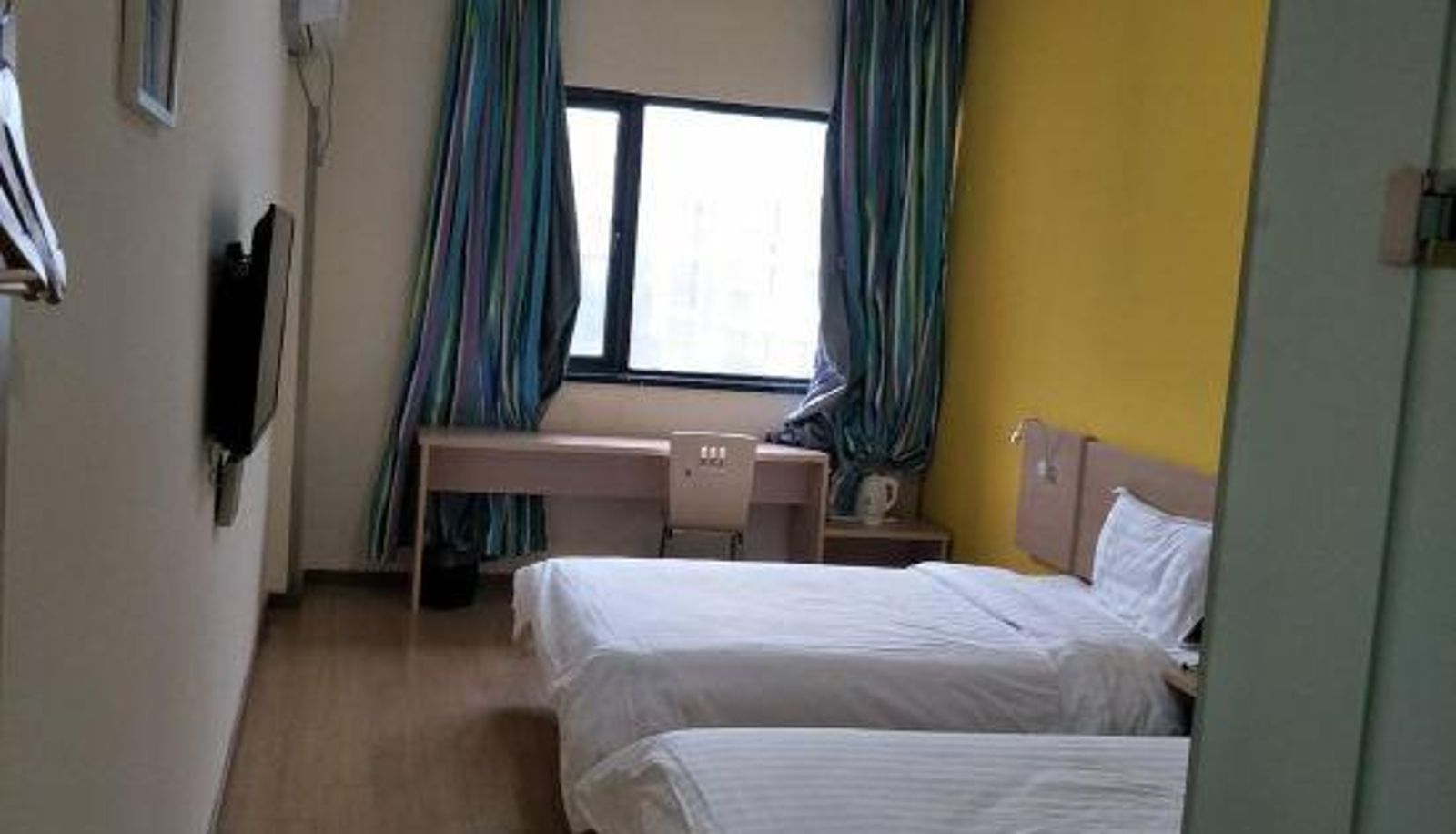 Interior view - 7 Days Inn (Hefang Street Jiangcheng Road subway station store)