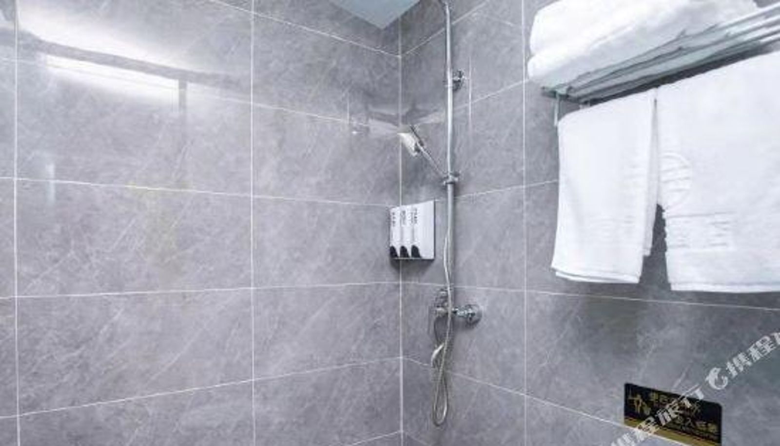 Camera business - Liting Hotel (Nanjing Railway Station Wutang Square Subway Station)
