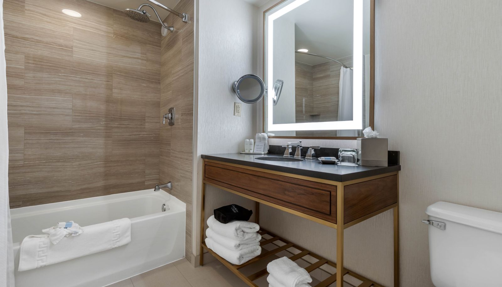 Zimmer - Omni Richmond Hotel