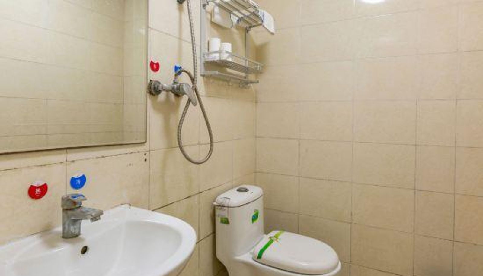 Family room - Qingdao Waiting for You Theme Hotel (Central Business District Kuangling Subway Station)