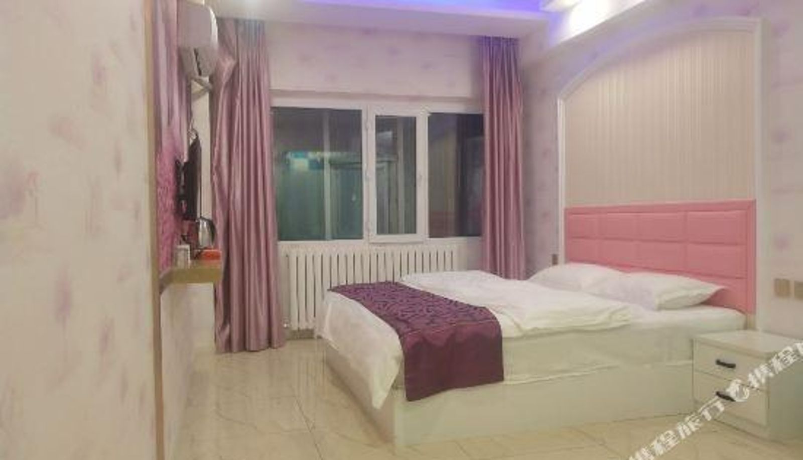 Kamer - Romantic Xinlan Theme Hotel (Harbin West Railway Station Wanda Plaza)