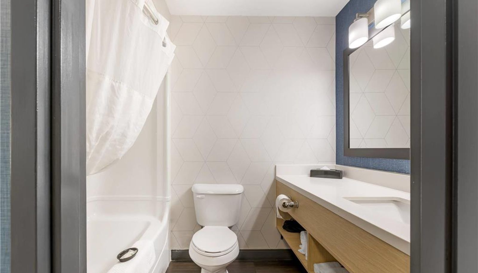 Room - Quality Inn & Suites