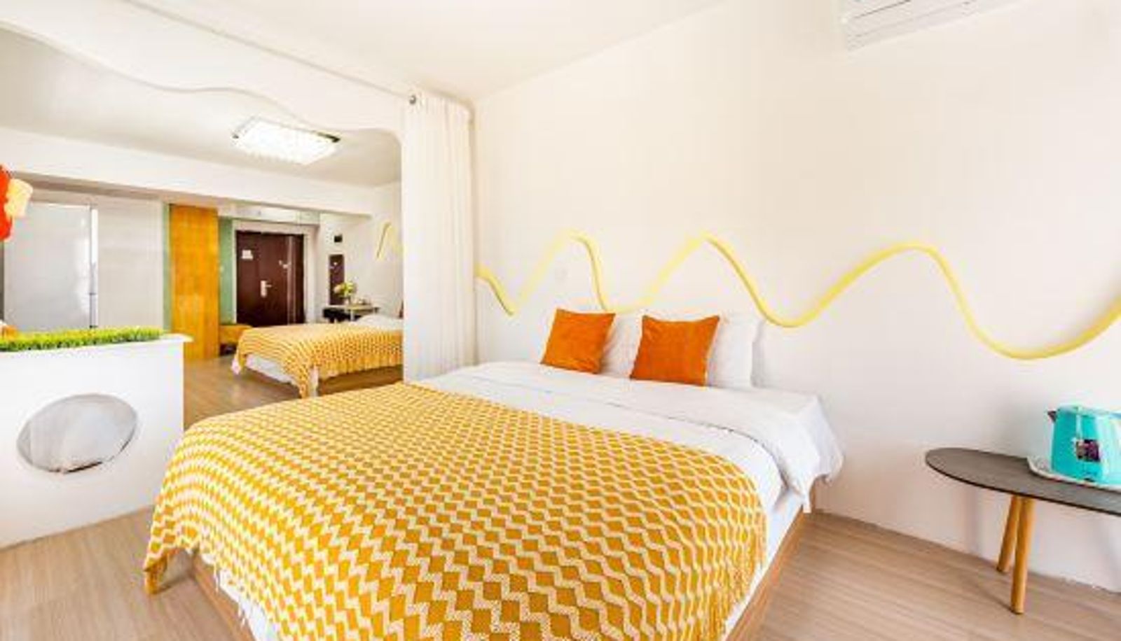 Kamer - Yuexin High Beauty Homestay (Sofia Cathedral Store on Central Street)
