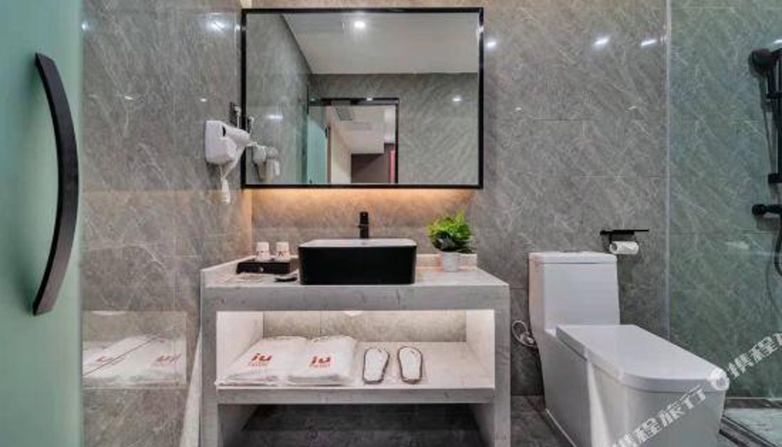Kamer - IU Hotel (Chongqing North Station South Plaza Center Branch)