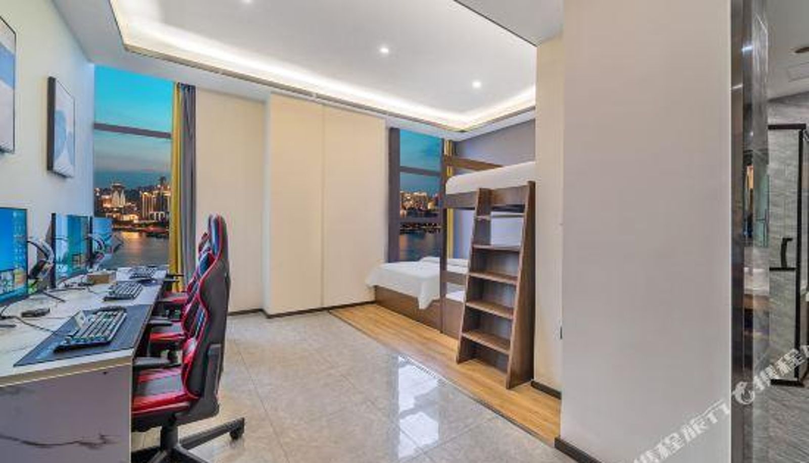 Room with river view - Gloria Theme Hotel (Beibin Road International Financial Center IFS Branch)