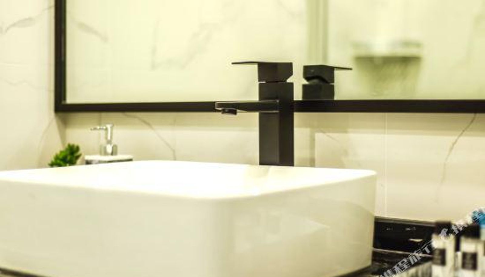 Camera - Thirty Three House Hotel