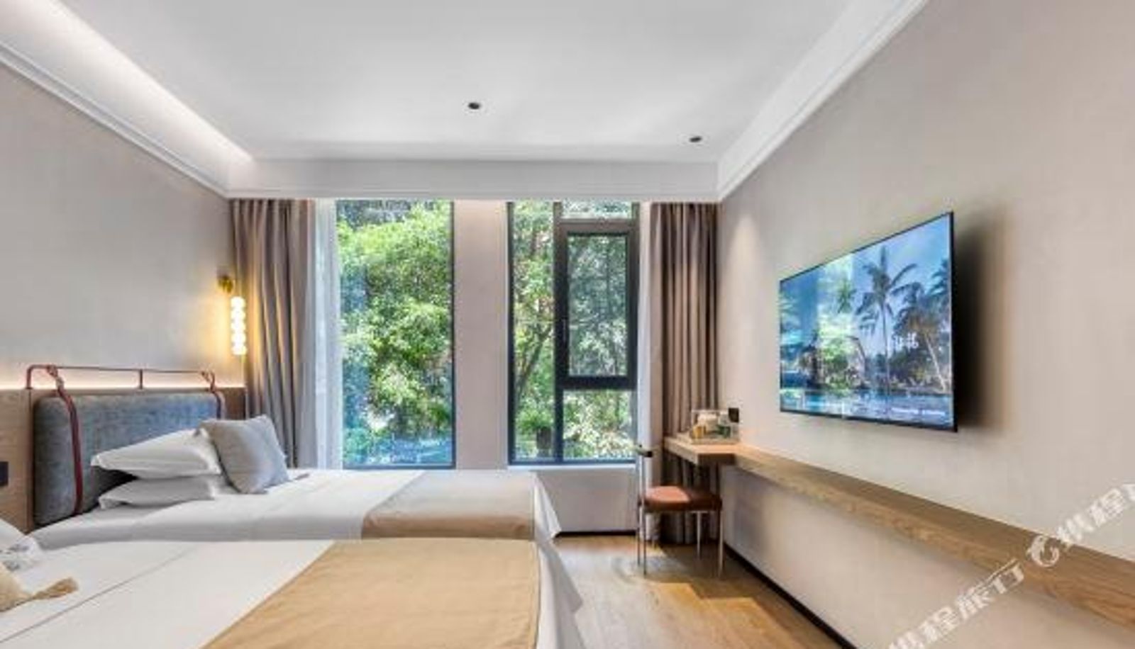 Room - Saturday Inn