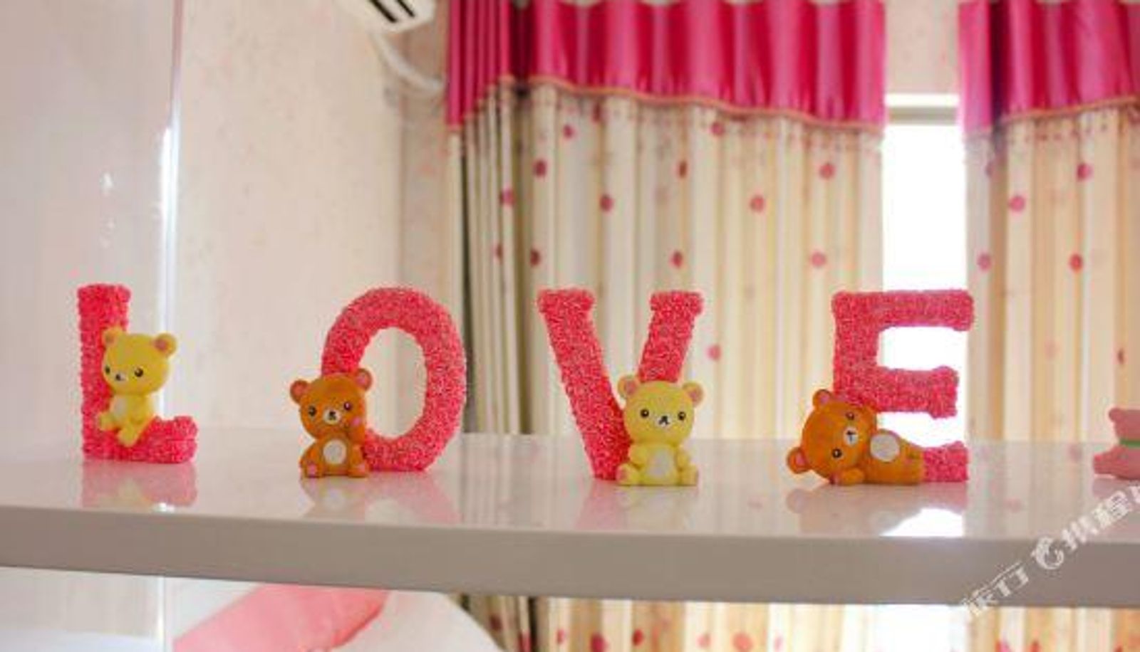 Room - Xinyi Family Apartment