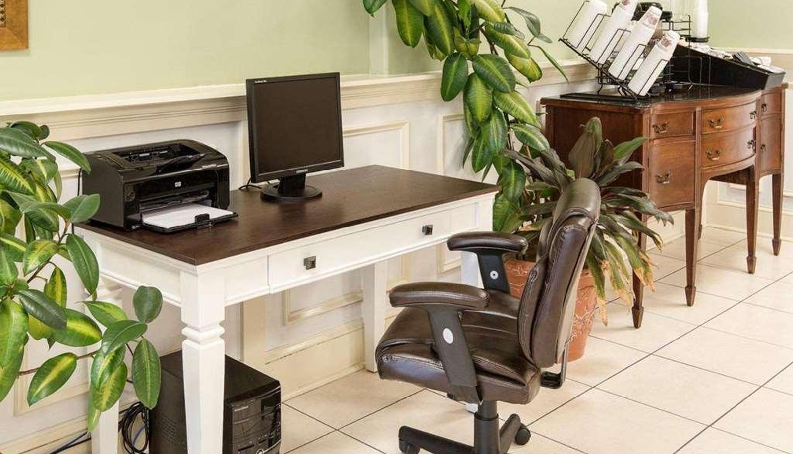 Business center - Quality Inn and Suites Rehoboth Beach -