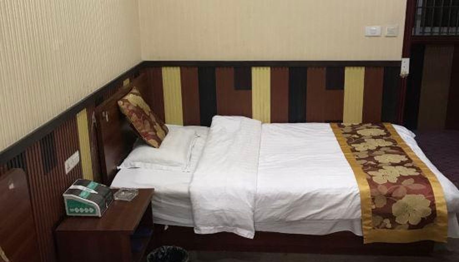Habitación corporativa - Oyo Junchen Hotel