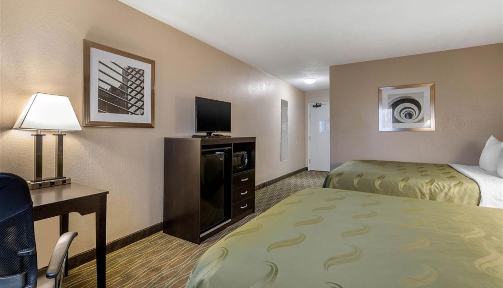 Zimmer - Quality Inn & Suites Des Moines - Merle Hay Road