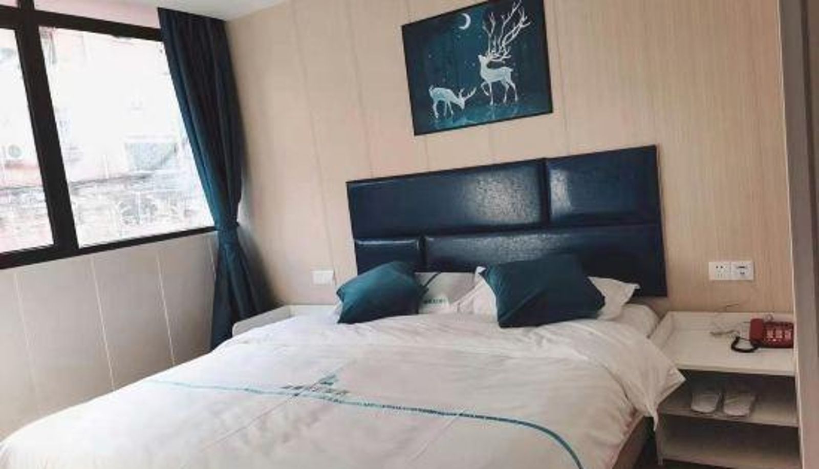 Room - Longchen Holiday Hotel (Shanghai Jiangsu Road Subway Station)