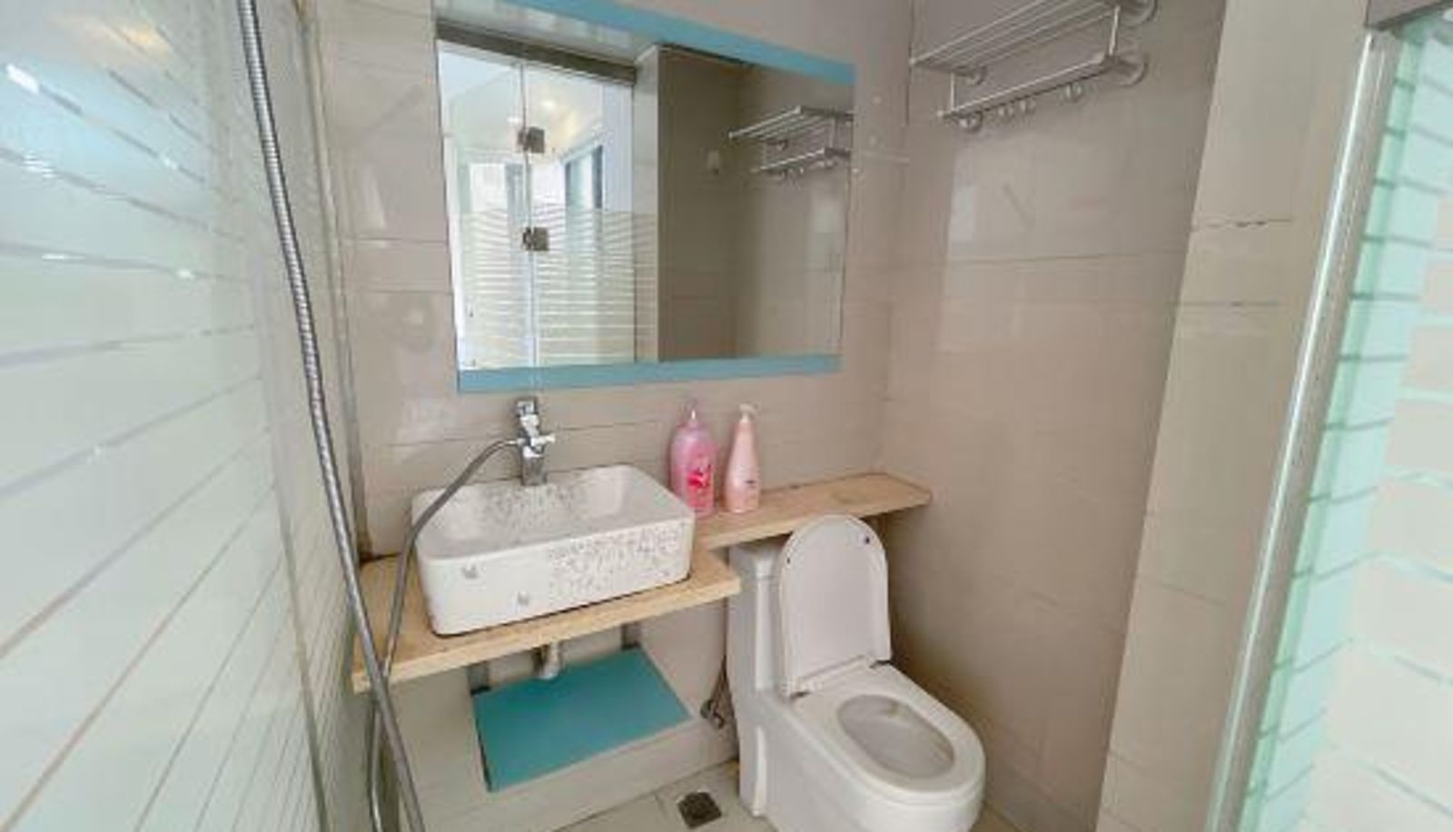 Kamer met balkon - Hongda Apartment Hotel