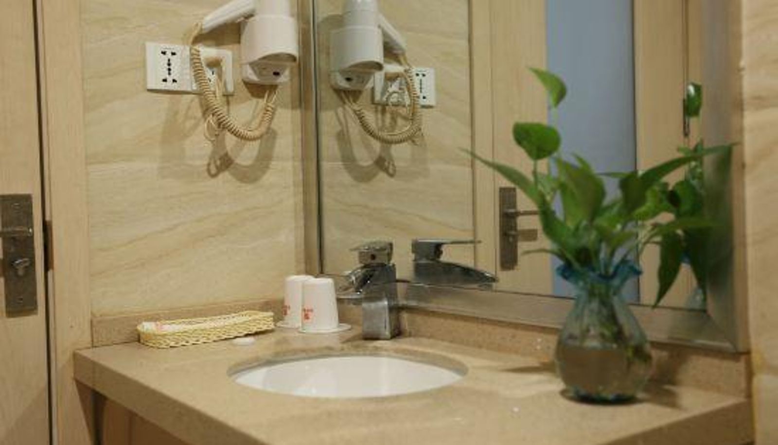 Room - Shell Hotel (Shanghai National Exhibition and Convention Center Huaxin)