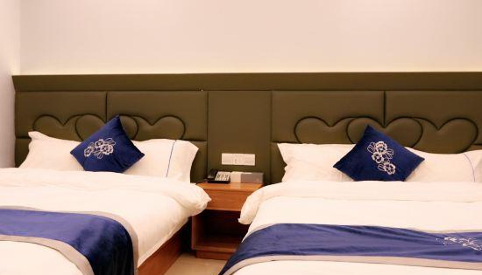 Family room - Aiyi Hotel (Shanghai Luohe Luo Donglan Road Subway Station)